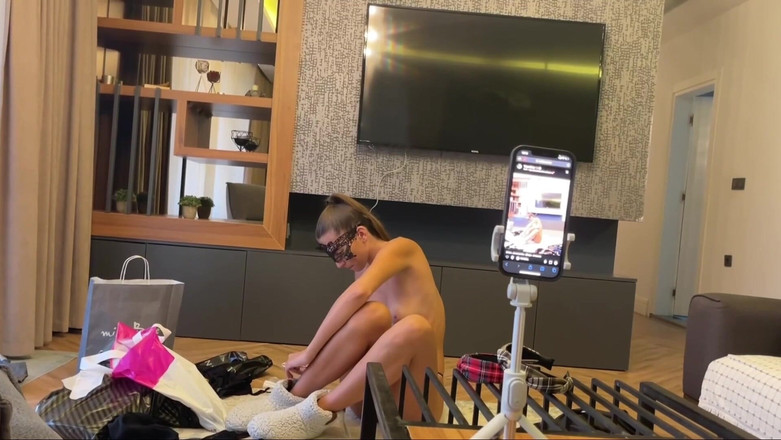 Johnny Grey: 18 साल की काले बाल वाली कमसिन Angel के साथ मंच के पीछे सेक्स - देखने का बिंदु सेक्स