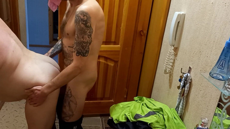 Zona901: Doggy style sex and blowjob to a courier #2