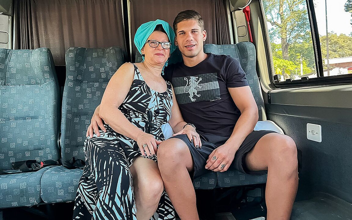 MaturePickup: Şehvetli iri güzel nine göt sikişi için seçiliyor