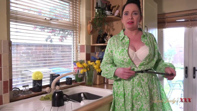 Aunt Judy's XXX: AuntJudysXXX - Your Curvy MILF Housewife Kjirsten Sucks Your Cock in...