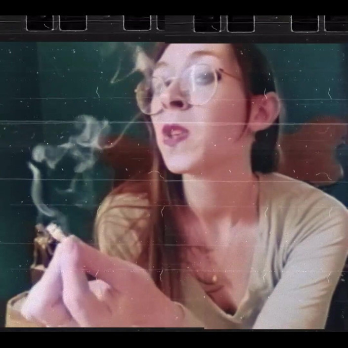MistressThrope: Você está pronto para um domme fumante silencioso parecendo natural? 