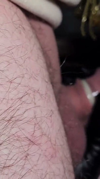 Je Ne Peux Pas Prendre Une Énorme Quantité De Sperme Dans Ma Bouche, Le Préservatif Se Casse.