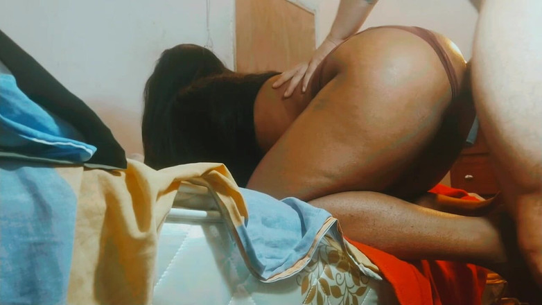 Amante anal: Saya meniduri pantatnya sehingga dia merasakan anal