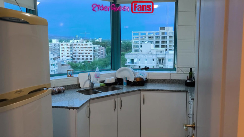 Riderqueen: Üvey anne mutfakta - hayranlar için video