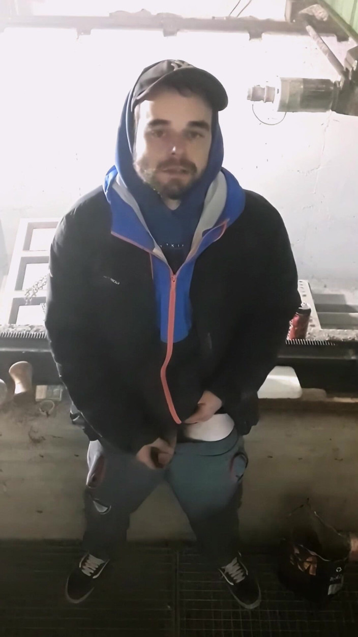 jerkofflover: Sperma Nel Mio Posto Privato Dove Vado a Masturbarmi