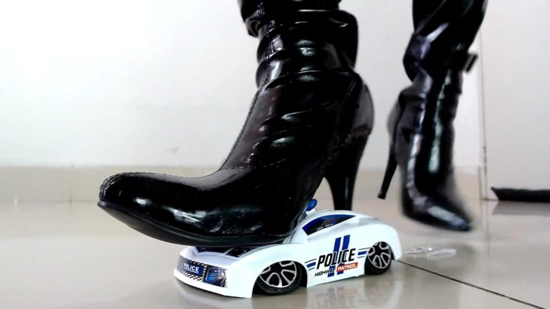 Maeling: Domme Giantess Latex Boot Stomped Crushed Cop Car