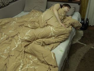 MertyXXX: 说服继妹的第一次内射性爱
