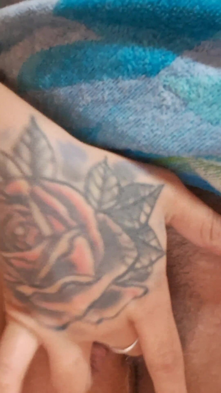 Noemileon: Model latina amatir chile dengan toket besar lagi asik mainin...