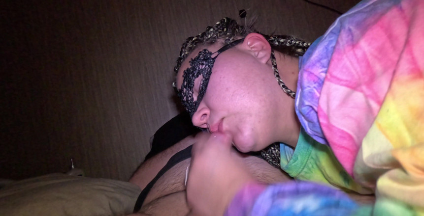 Funhousewife69: Sexy, žhavé, mokré a šťavnaté kouření pro toto tvrdé a mokré, čůrák! Sledujte,...