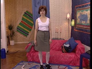 YOUR FIRST PORN: 古いラモーナと新しいディルド