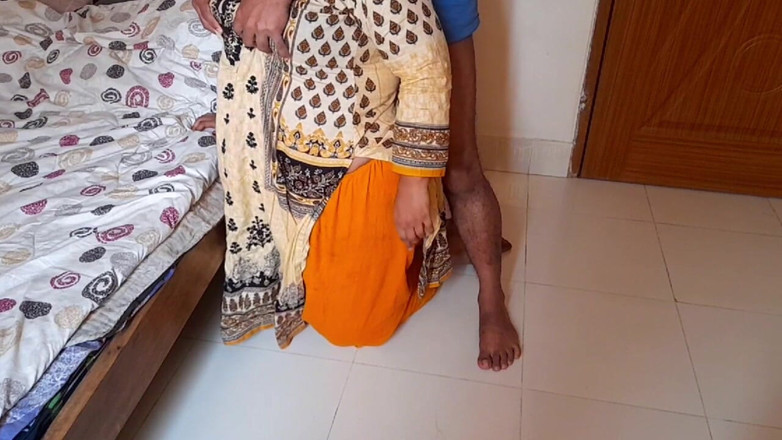 Aria Mia: Pacarku nggak punya pantat bahenol, jadi aku ngentot sama tante...