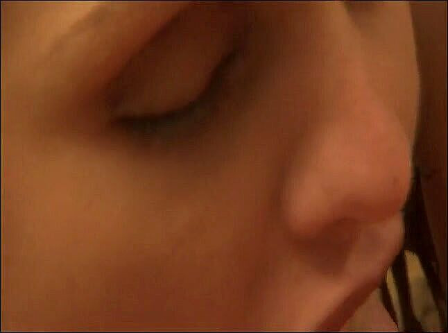 A Lesbian World: 女同在户外，在瀑布上舔舐