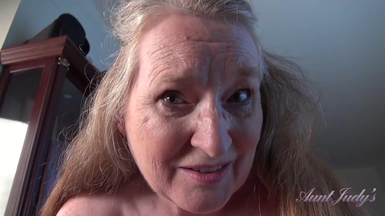 Aunt Judy's: AuntJudys - ibu tiri GILF 61 tahun anda memberikan handjob (pov)