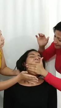 Madrasta e enteadas em seu primeiro vídeo de estréia de escravidão!