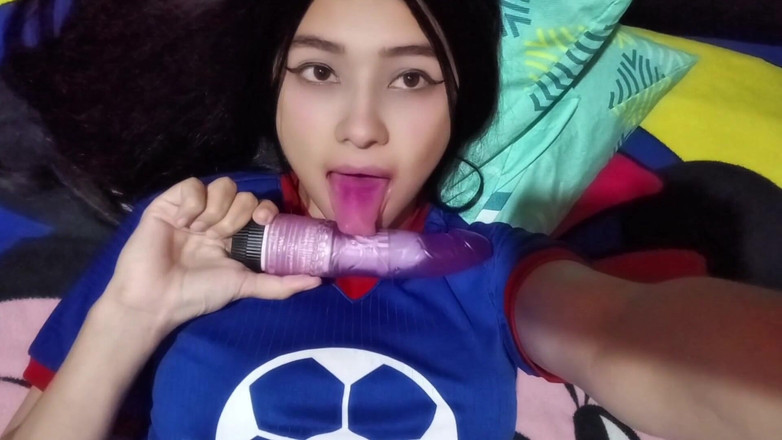 Yuli and tony: 我同意和我的继妹分享一个房间，我们操了整整一晚。