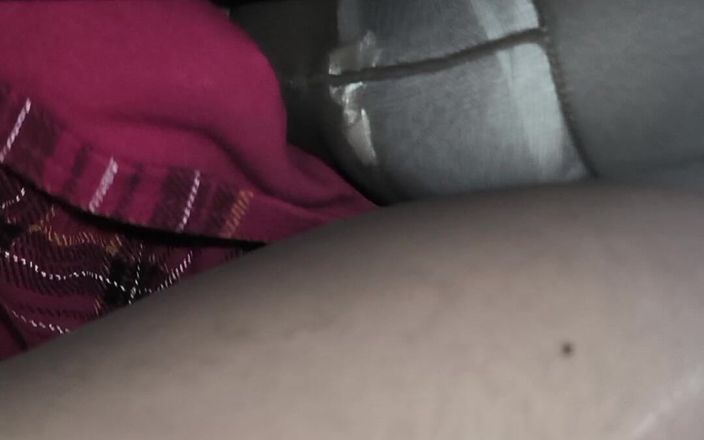 PantyhoseJuicyCummer: De harde pik van het enorme mietje meisje explodeert door...