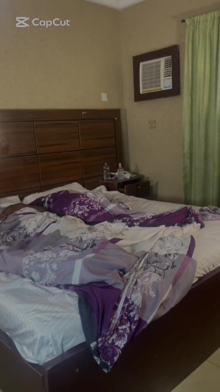 Sexypeller: 내가 도움을 요청했기 때문에 그는 나를 따먹어