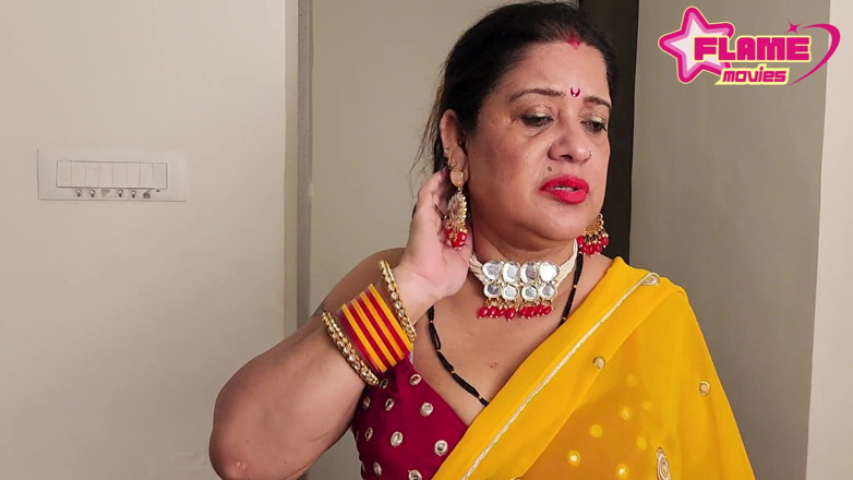 DesiHeat Studio: Mim bhabhi 与印度老人发生性关系