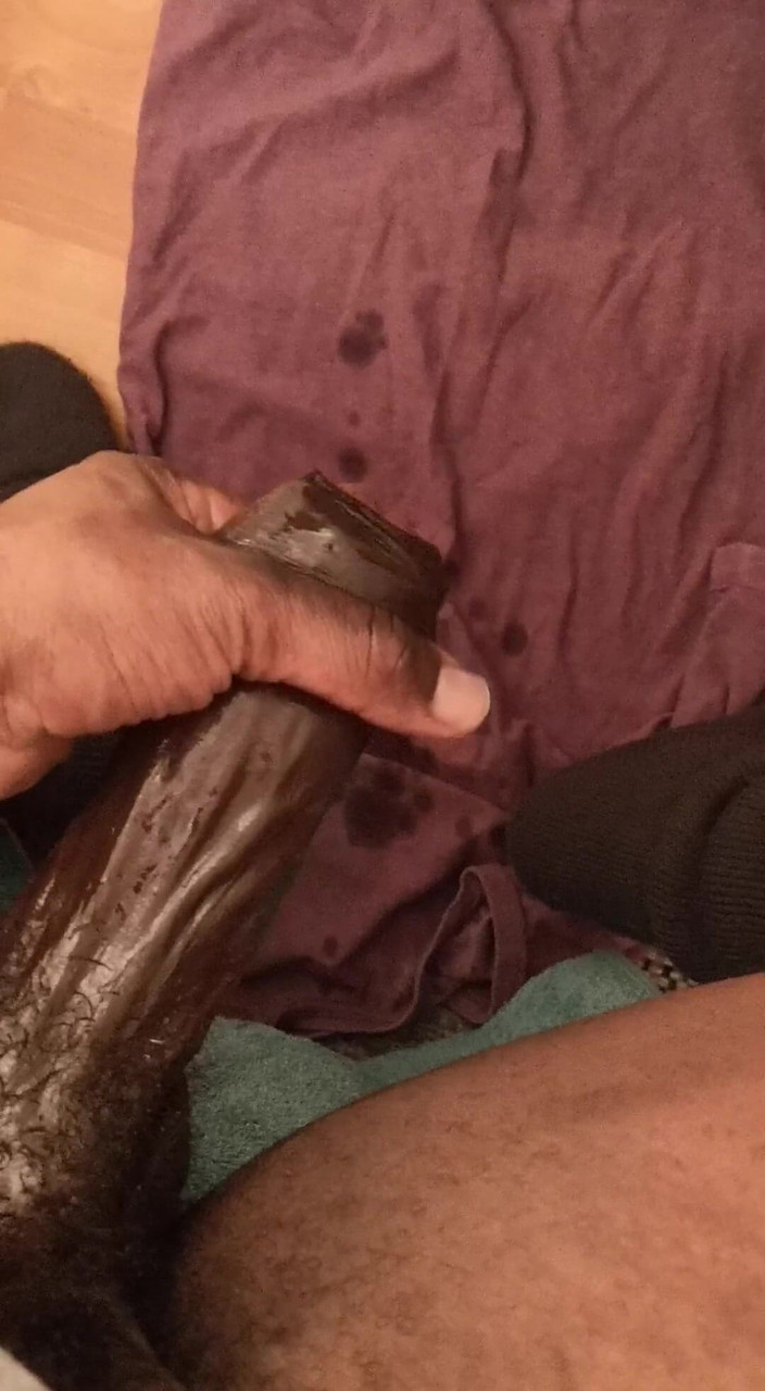 Amadeus: Une grosse bite se fait branler Amadeus Mode