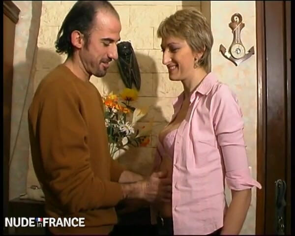 La France a Poil: Естель знімає своє перше відео, щоб отримати вас!