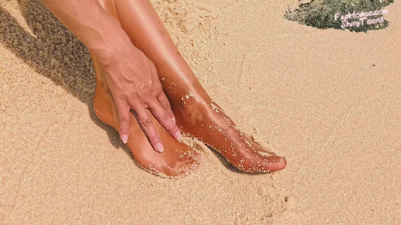 Shiny teens: 918 Pantimedias de spandex gold y link traje de baño...