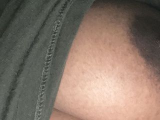 Juicy pussy with huge boobs: Mijn enorme zwarte tepelborsten