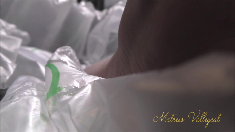 Mxtress Valleycat: Therapeutic packaging popping