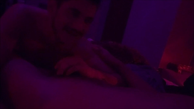 The-hook305: Cutie Str8 dostane pěknou hlavu v posteli