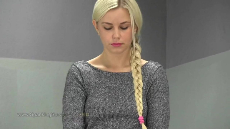Spanking Server: Lola gand hot vhip