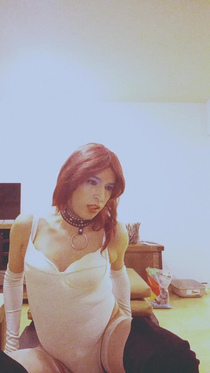 Tammy sissy slave: Masturbarea cu un dildo