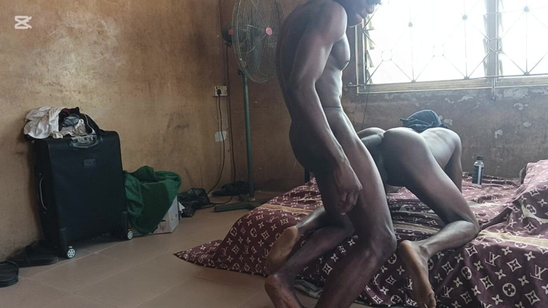 Bolatheboss: Hornymoon avec une black noire d’Afrique, Westside Banging