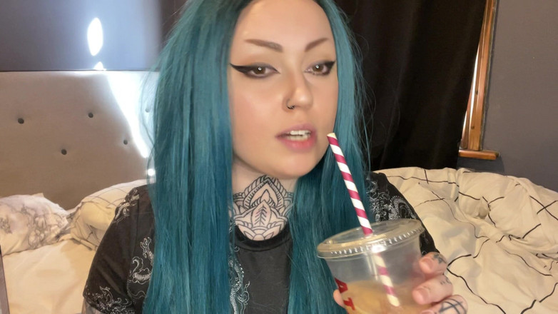 Miss Valentina: Koupit My Iced Latte Bitchboy