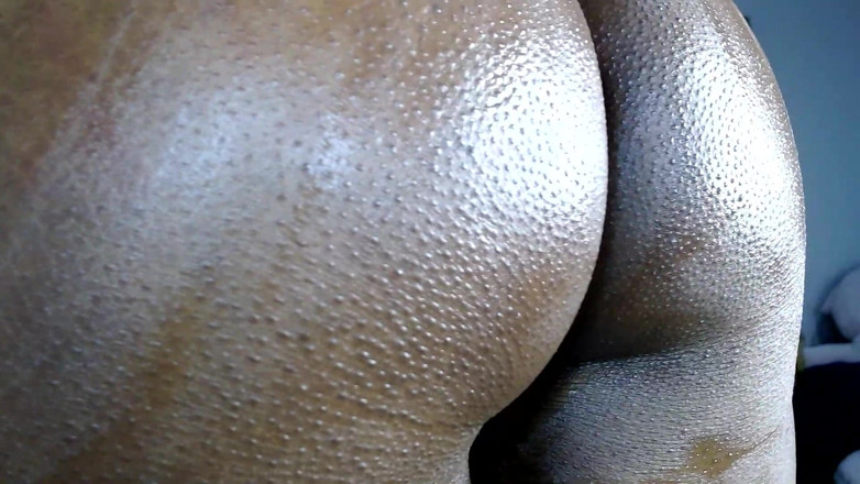 Maeling: Ass-fyxiation: Giant Ass Against Tiny Man