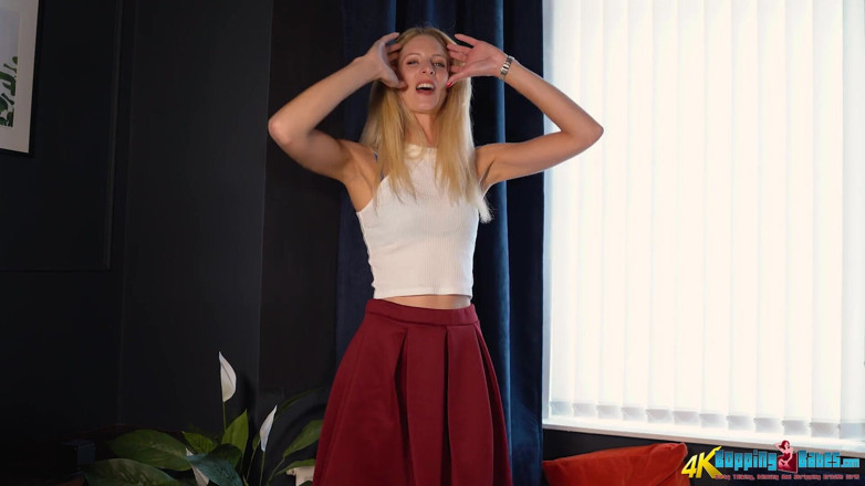 Bopping babes: Leah - Turn Me on