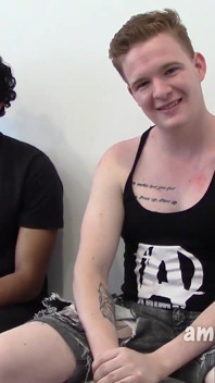 Australiano tatuado Jay hace garganta profunda a Jaden - caliente polla