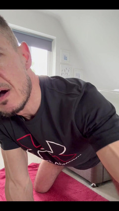 NaughtySub4Use: Urmărește-mă călărindu-mă cu acest vibrator mare și gras.