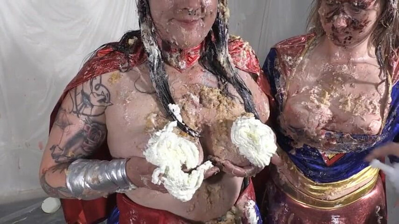 Gunked up girls: Jessica helps Lola and Jodie get clean after sploshing
