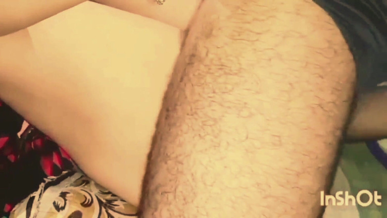 Village studio: Adik tiri comel menjemput saya untuk berkongkek semasa dia bersendirian...