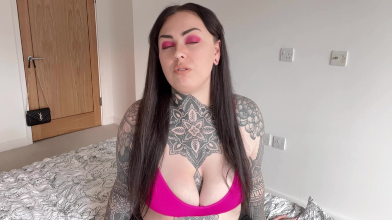 Miss Valentina: Binge on Meiner Perfektion