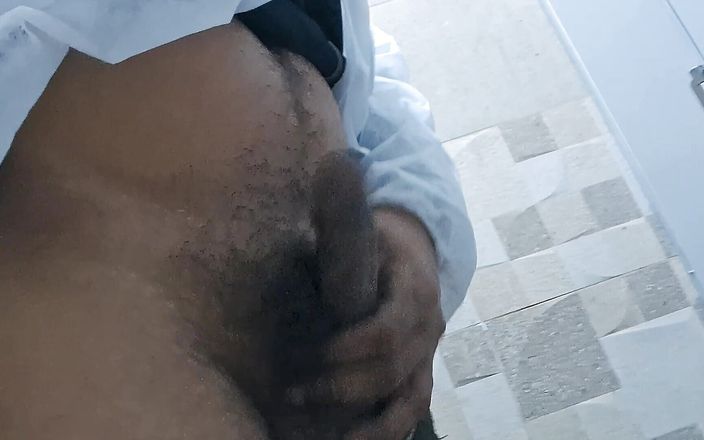 Singh Officially: Village Indian Boy peluda banheiro solo ou mastrubation sex only...