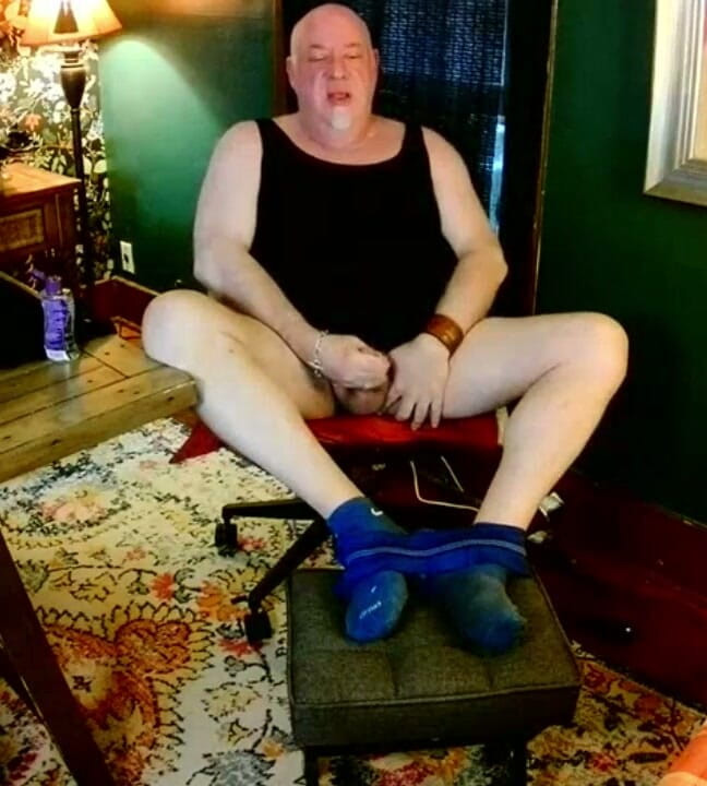 beardaddychub: Beardaddychub Showing off and Cumming!