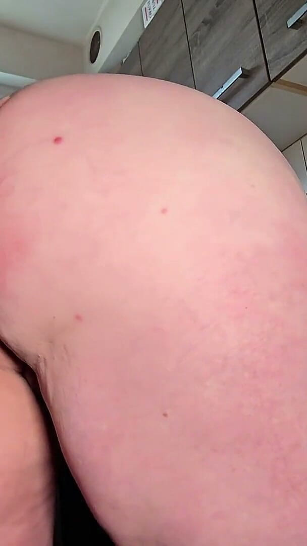 Ladybottox: Stepmom with a Great Ass Takes Me to the Edge -...
