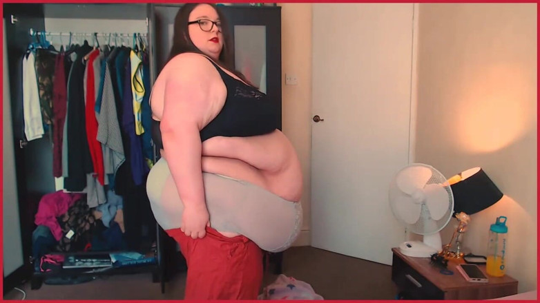 SSBBWLadyBrads: SSBBW xé toạc quần áo không vừa vặn với cơ thể