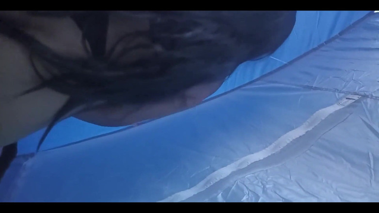 Astrid Cute: Me follo a mi hermanastra en la carpa de campamento