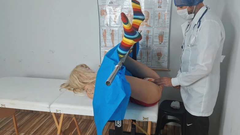 FannySquirting: Der Gynäkologe wusste nicht, dass er gefilmt wurde!