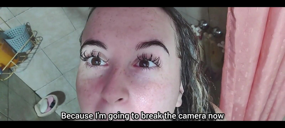 RavenHearth666VIP: Üvey kız kardeşini duş alırken izliyorsun ve yakalaniyorsun