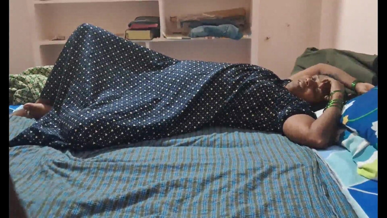 Desi palace: Soția căsătorită s-a futut în prima noapte după căsătorie - sex oral...