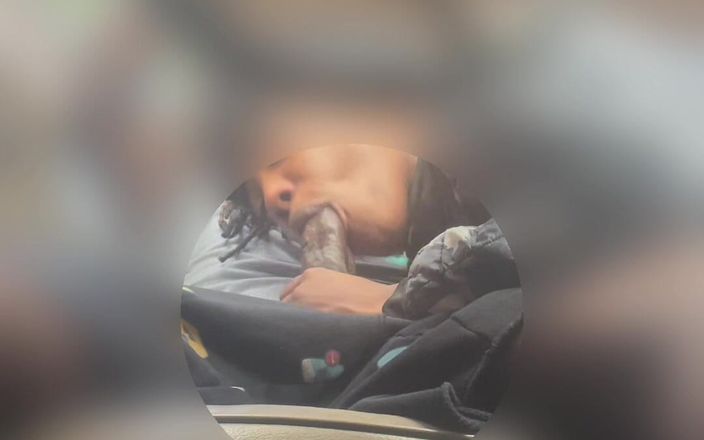 Purge_her: Ella chupa la polla sin parar