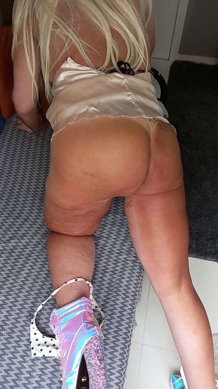 Sexy ass CDzinhafx: Yeni elbisem, bikini, markam ve sert penisim