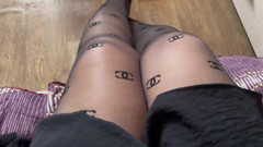 Lux Eva: Збуджена мачуха в сексуальних колготках (давайте дрочити разом)